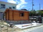 ログハウス施工例：沖縄市・メリＢセルフビルド